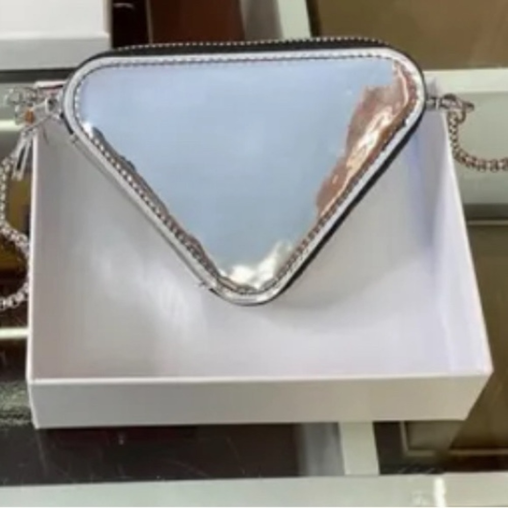 Mini Triangle purse on chain - Black